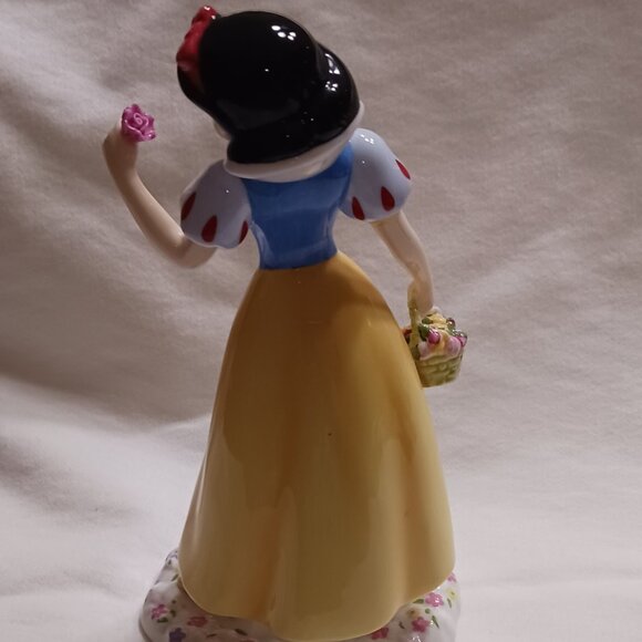 Excellent Condition Vintage Royal Doulton Snow White Figurine - Picture 4 of 6